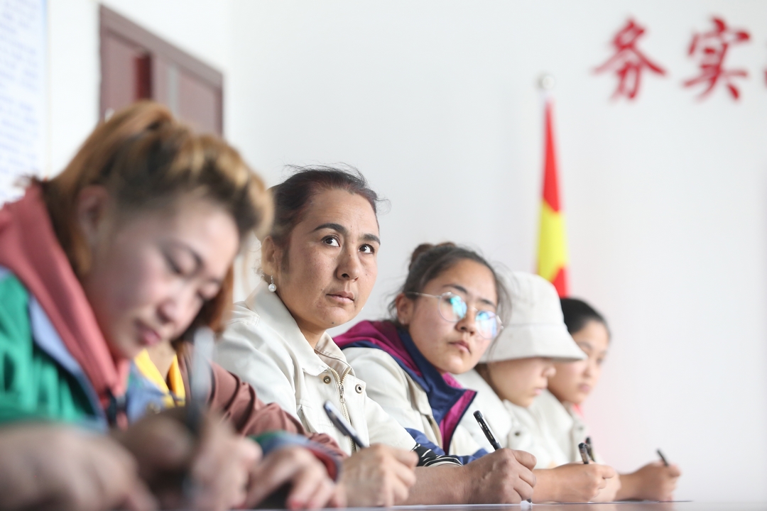 當好產(chǎn)業(yè)扶貧主力軍，打贏脫貧攻堅戰(zhàn)